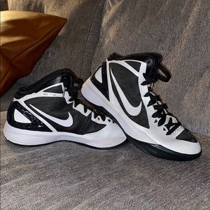 Nike Hyperdunks 2011 Men’s Basketball Shoes